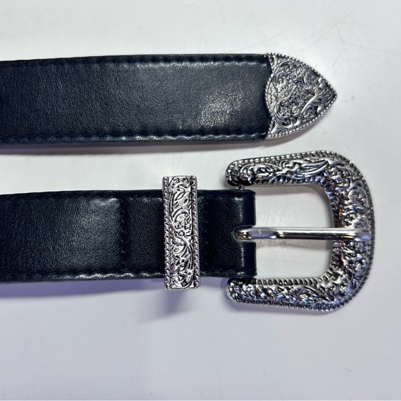 NWOT Black PU Leather Western Belt, Silver Tone Buckle stamped floral design M/L - Picture 4 of 10